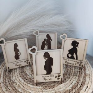 cadre photo format polaroid avec gravure de femmes enceintes pour annonce de grossesse
