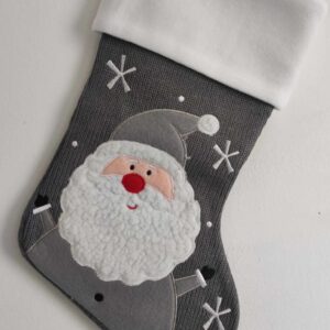 chaussettes de noël grises avec père noël